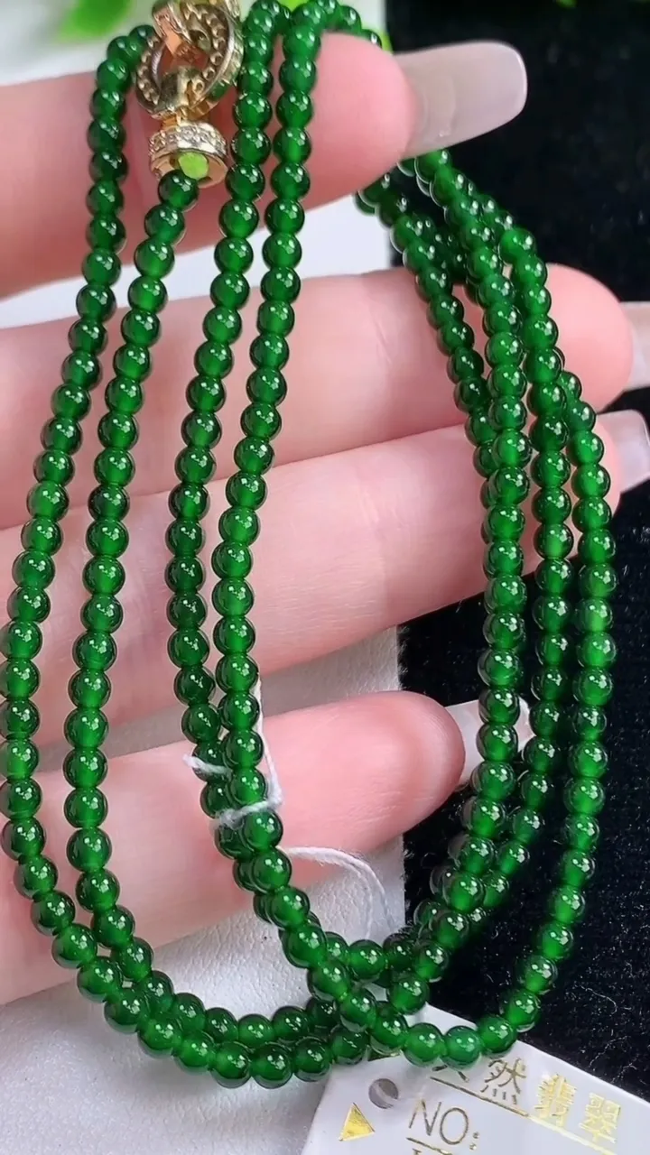 天然A货翡翠小米珠项链，尺寸3-265颗，重量:13.47g1月16日
工厂直销收藏佳品,种好水足，色泽均匀，有种有色，上手高大气！