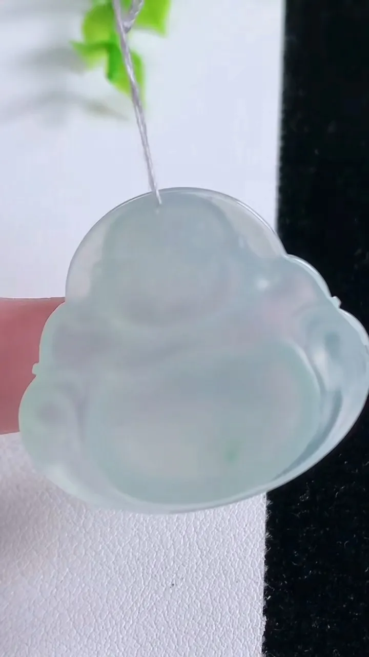 天然A货翡翠佛公吊坠，尺寸31.4-35-6.3，重量:11.92g
1月16日