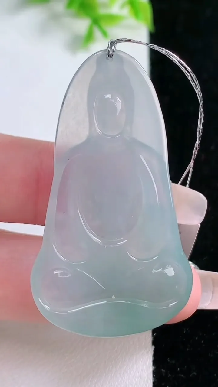 天然A货翡翠观音菩萨吊坠，尺寸49.2-28-5.5，重量:12.85g
1月16日