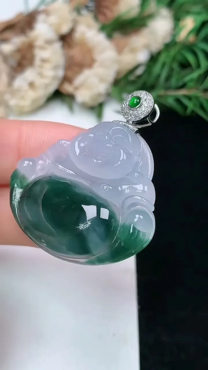 天然A货翡翠佛公吊坠，尺寸28.5-33-6.2，重量:9.64g
1月16日