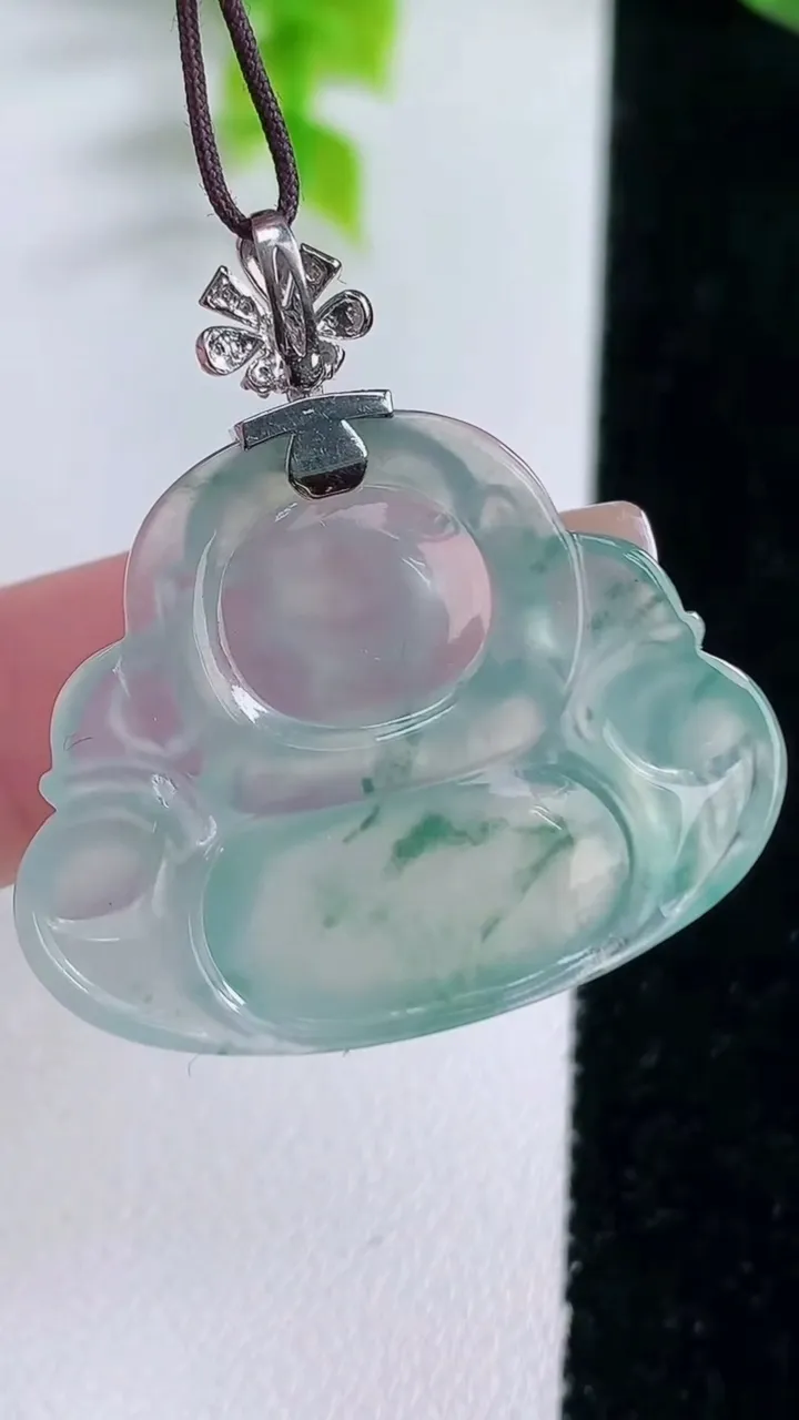 天然A货翡翠种飘花佛公吊坠，尺寸26-32.8-5，重量:7.30g
1月16日