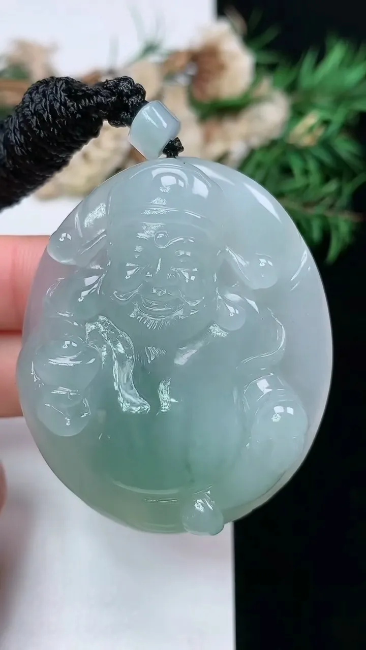 天然A货翡翠财神爷吊坠，尺寸50.6-41.9-12，重量:47.57g
1月16日