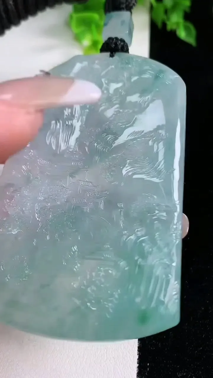 天然A货翡翠种飘花山水牌吊坠，尺寸74.2-48-5.7，重量:59.86g
1月16日