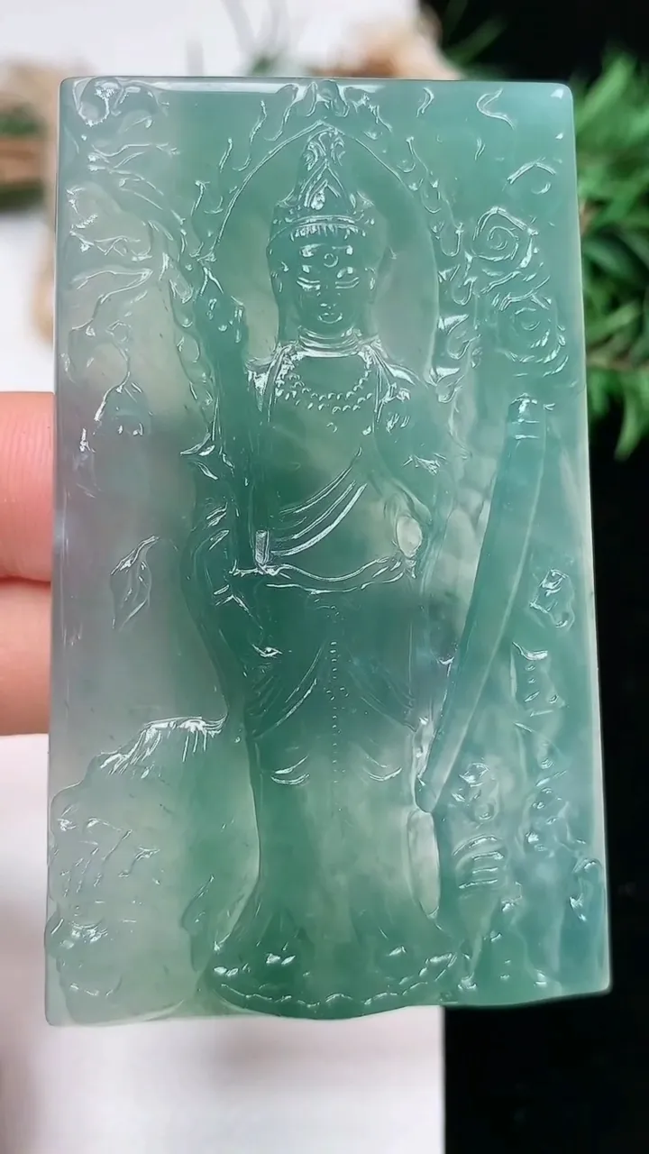 天然A货翡翠蓝水一念之间吊坠，尺寸64.5-40.9-5，重量:32.26g
1月16日