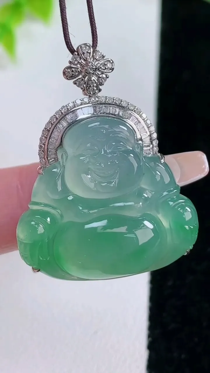 天然A货翡翠佛公吊坠，尺寸35.5-24.7-27-8.8，重量:9.93g
1月16日