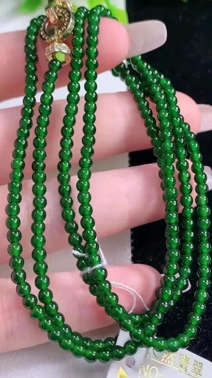 天然A货翡翠小米珠项链，尺寸3-265颗，重量:13.47g1月16日
工厂直销收藏佳品,种好水足，色泽均匀，有种有色，上手高大气！