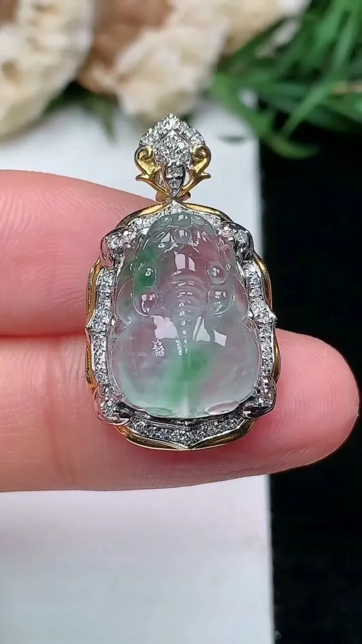 天然A货翡翠貔貅吊坠，尺寸26-15.2-10.4，裸石14.9-11.5
1月16日