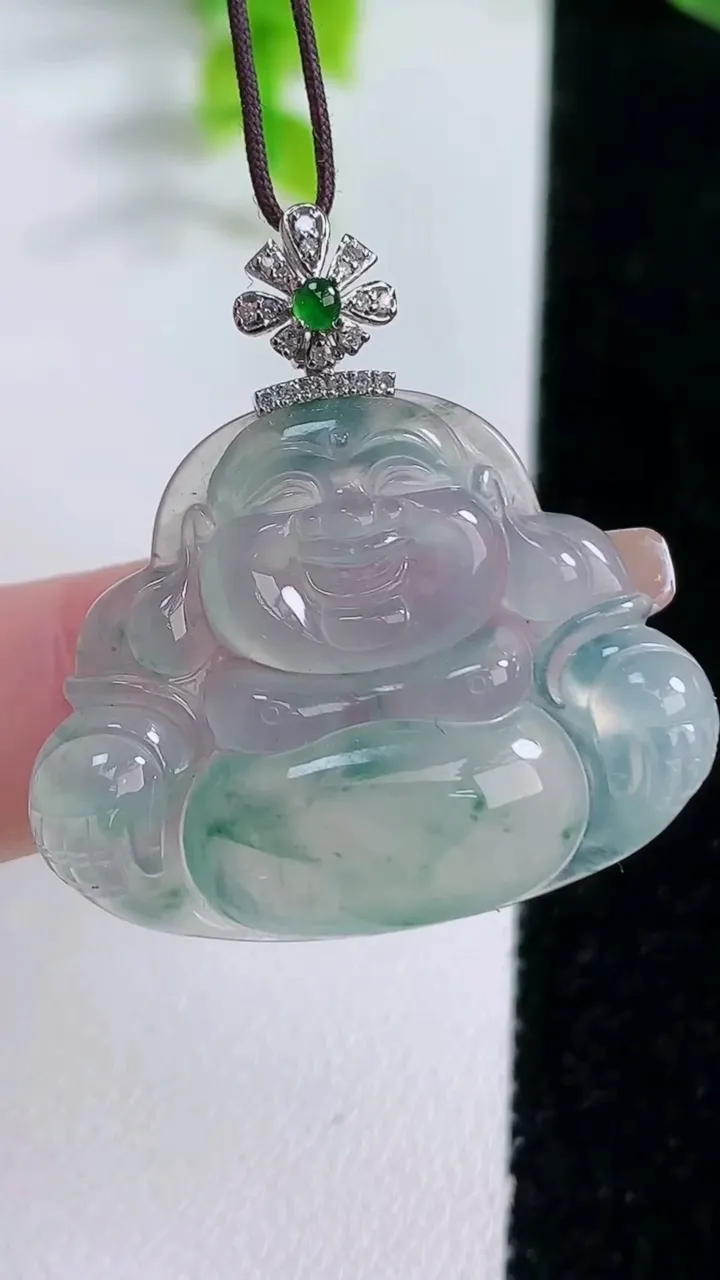 天然A货翡翠种飘花佛公吊坠，尺寸26-32.8-5，重量:7.30g
1月16日