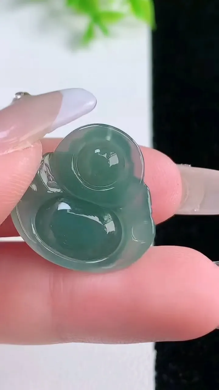 天然A货翡翠佛公吊坠，尺寸21.2-21.5-5.7，重量:3.83g
1月16日