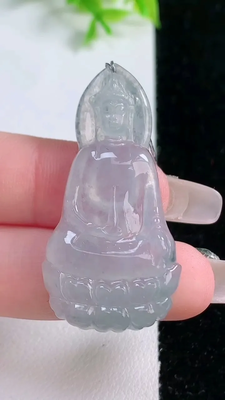 天然A货翡翠冰种飘花观音菩萨吊坠，尺寸44.2-22.2-5.4，重量:9.31g
1月16日