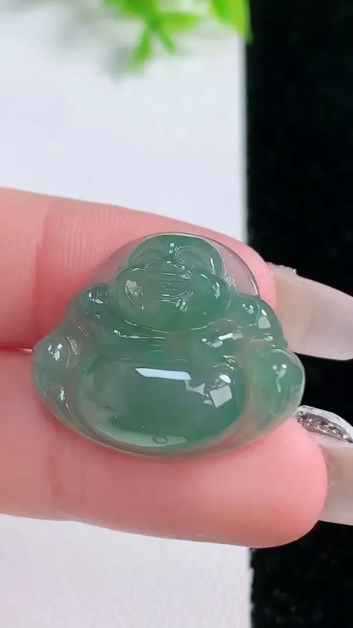 天然A货翡翠佛公吊坠，尺寸21-24.7-5.8，重量:4.31g
1月16日