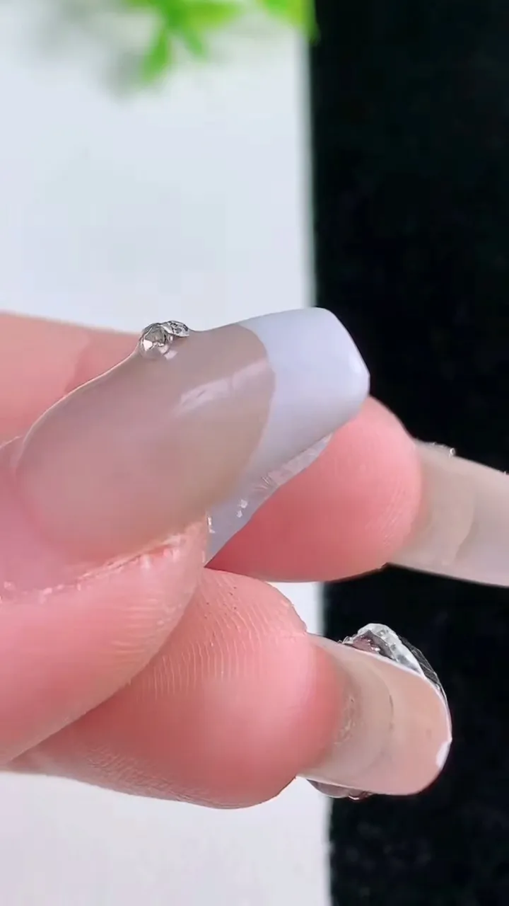 天然A货翡翠宝宝佛吊坠，尺寸21.8-11.8-4.2，重量:1.72g
1月16日