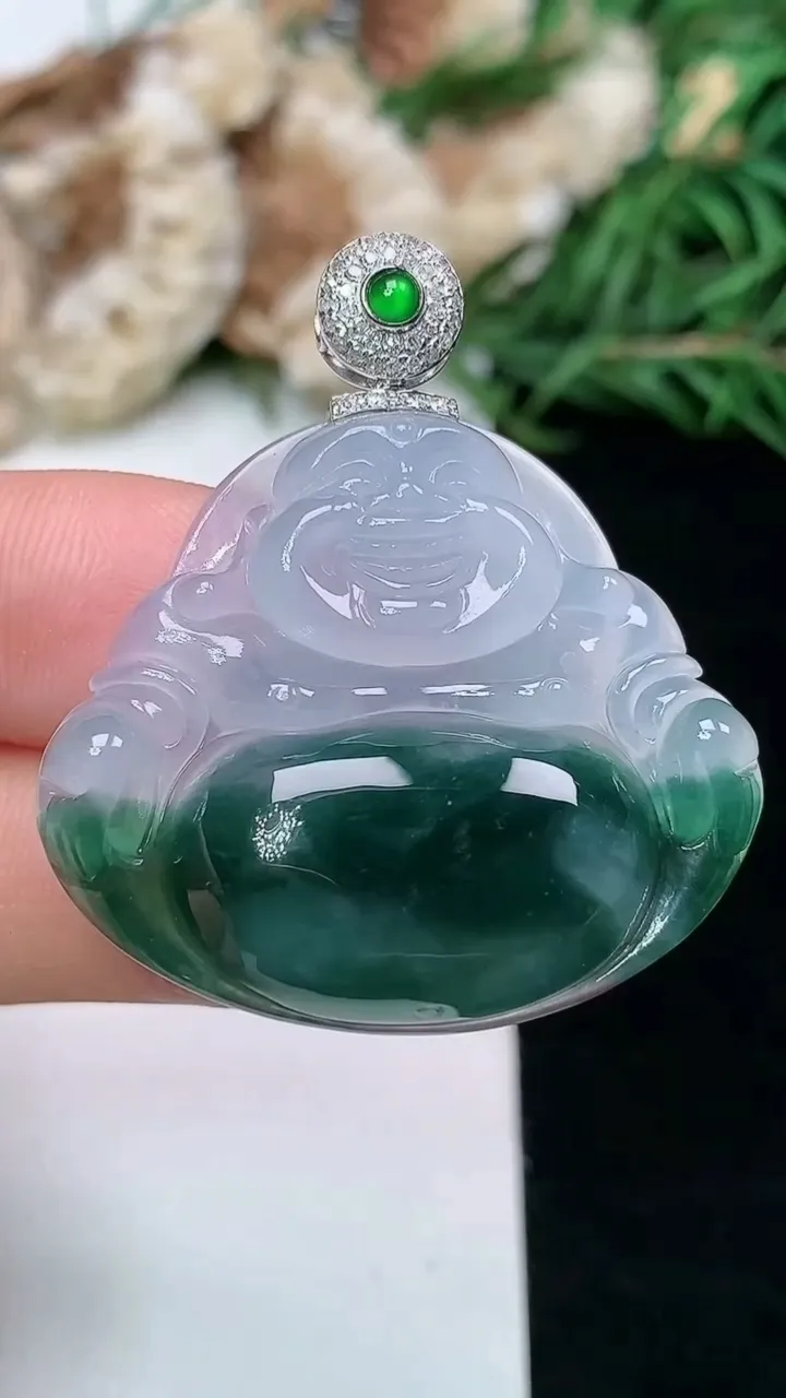 天然A货翡翠佛公吊坠，尺寸28.5-33-6.2，重量:9.64g
1月16日