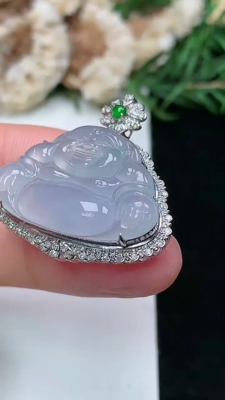 天然A货翡翠紫罗兰佛公吊坠，尺寸29.4-28.9-10.5，裸石17.3-26.2，重量:5.31g
1月16日