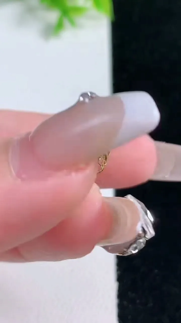 天然A货翡翠种紫罗兰花开富贵吊坠，尺寸19-23.8-7.4，重量:4.05g
1月16日