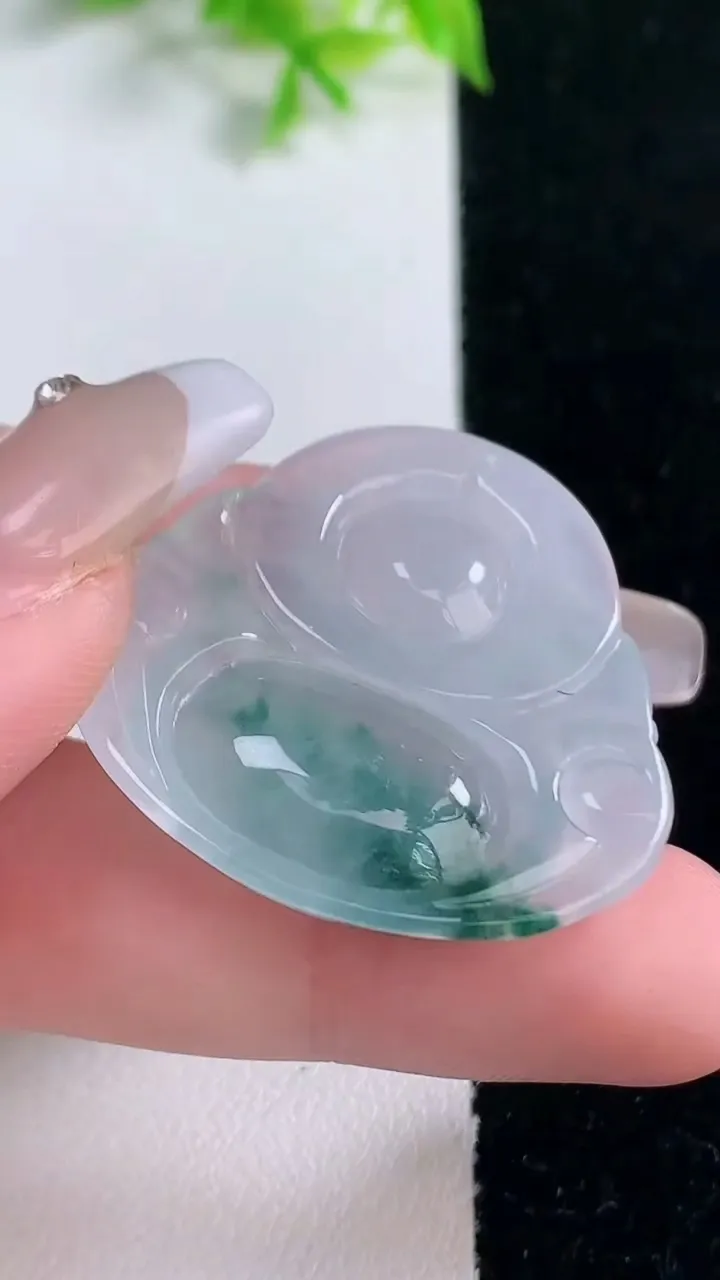 天然A货翡翠冰种飘花佛公吊坠，尺寸31.7-33.5-6.2，重量:10.25g
1月16日