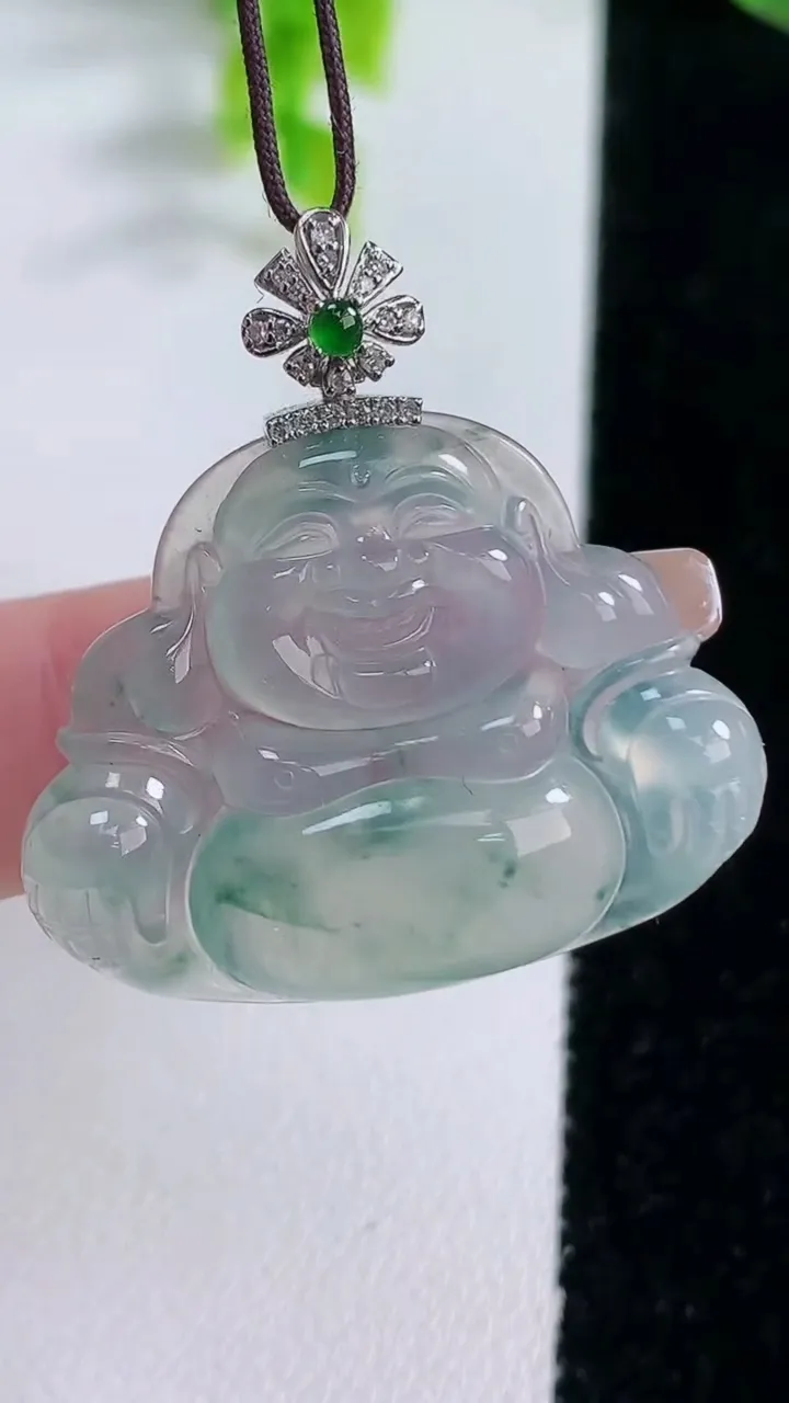 天然A货翡翠种飘花佛公吊坠，尺寸26-32.8-5，重量:7.30g
1月16日