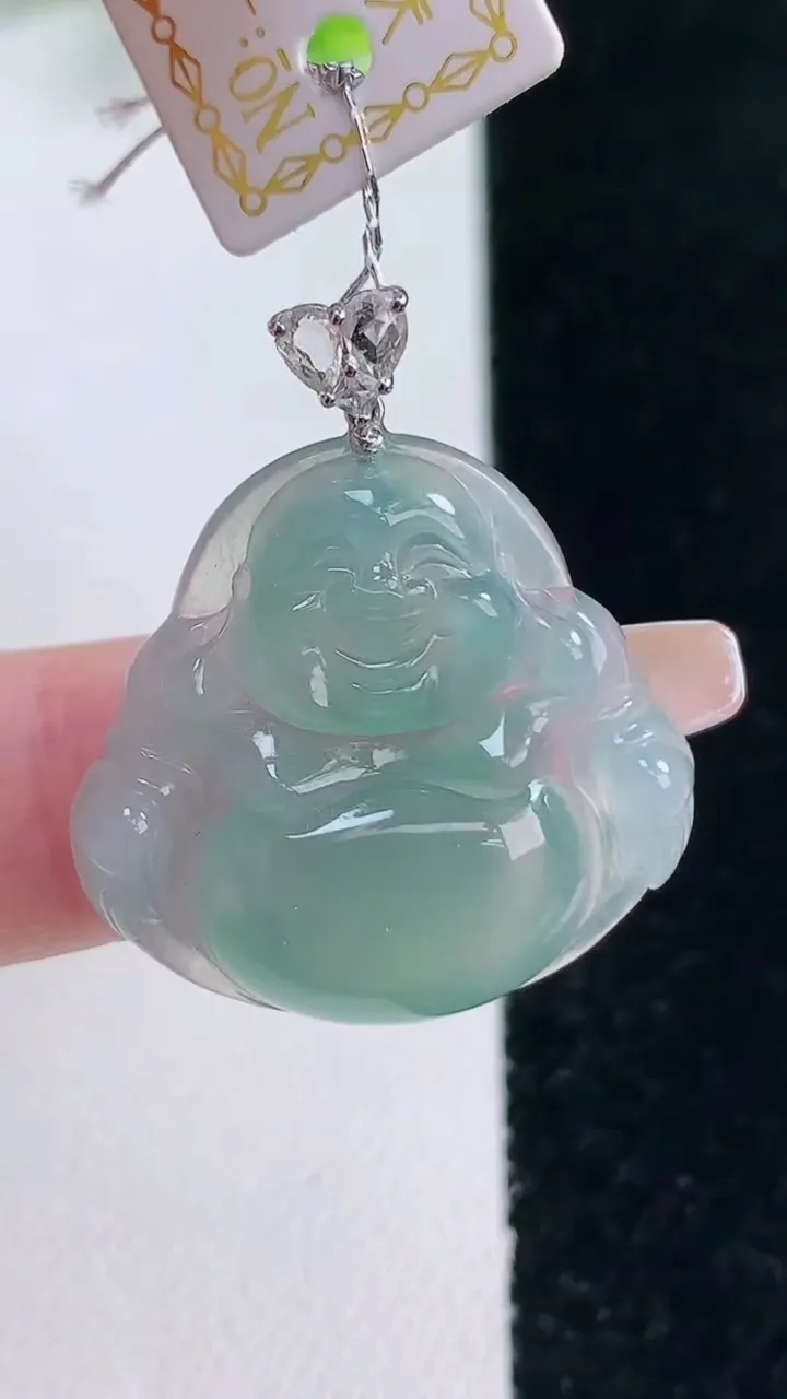 天然A货翡翠佛公吊坠，尺寸24.8-25.7-5.6，重量:5.79g
1月16日