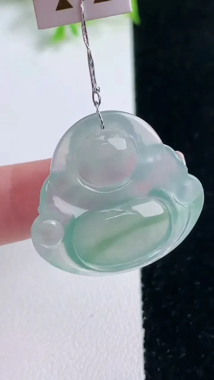 天然A货翡翠佛公吊坠，尺寸26.6-29-5.7，重量:7.03g
1月17日