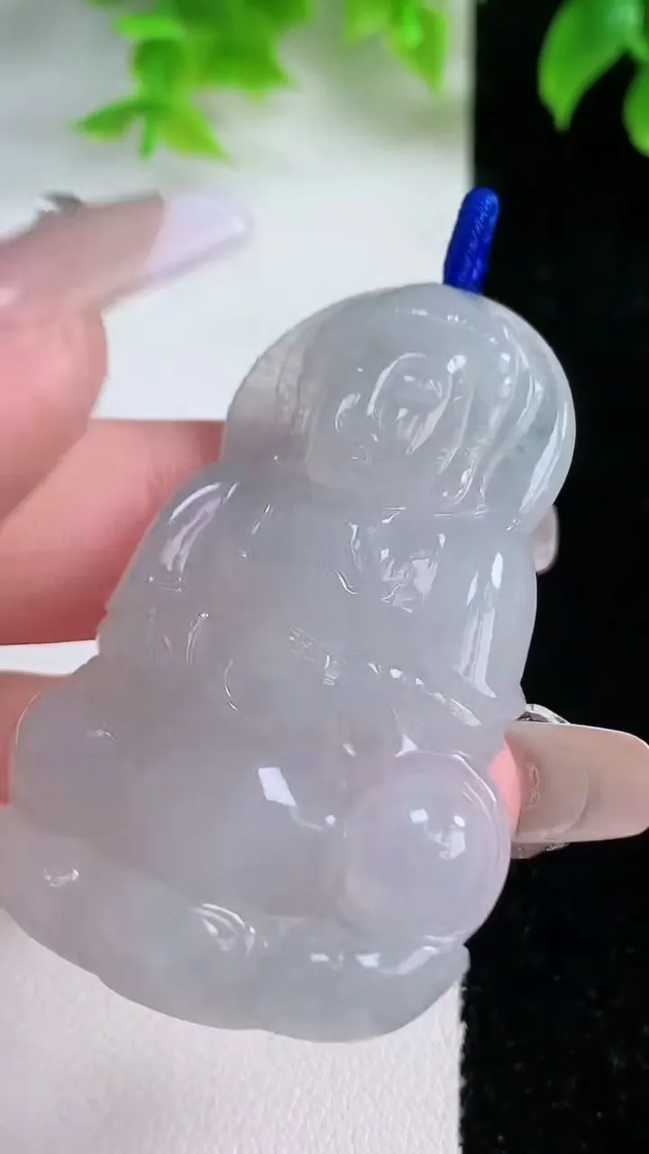 天然A货翡翠观音菩萨吊坠，尺寸52-34.2-6，重量:19.11g
1月17日