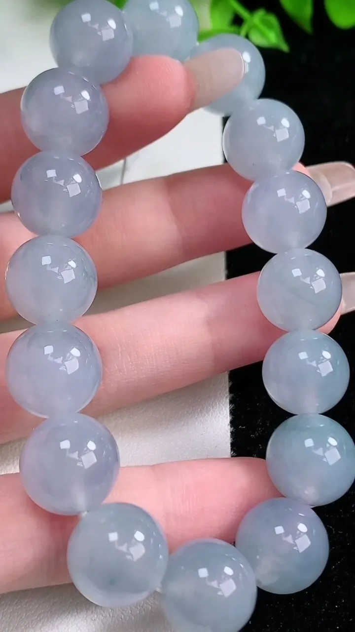 天然A货翡翠种紫罗兰圆珠手串，尺寸12.8-16颗，重量:59.04g1月17日
工厂直销收藏佳品,种好水足，色泽均匀，有种有色，上手高大气！