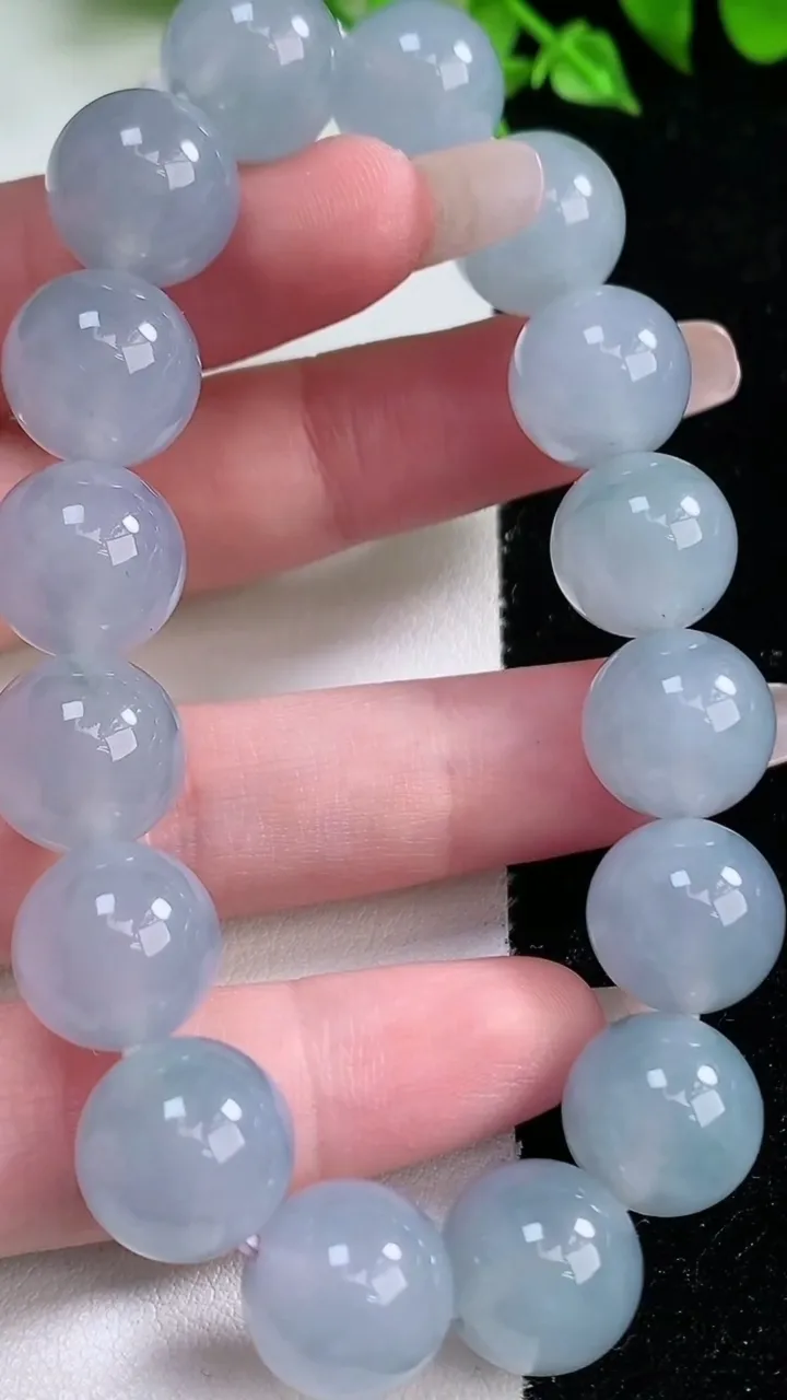 天然A货翡翠种紫罗兰圆珠手串，尺寸12.8-16颗，重量:59.04g1月17日
工厂直销收藏佳品,种好水足，色泽均匀，有种有色，上手高大气！