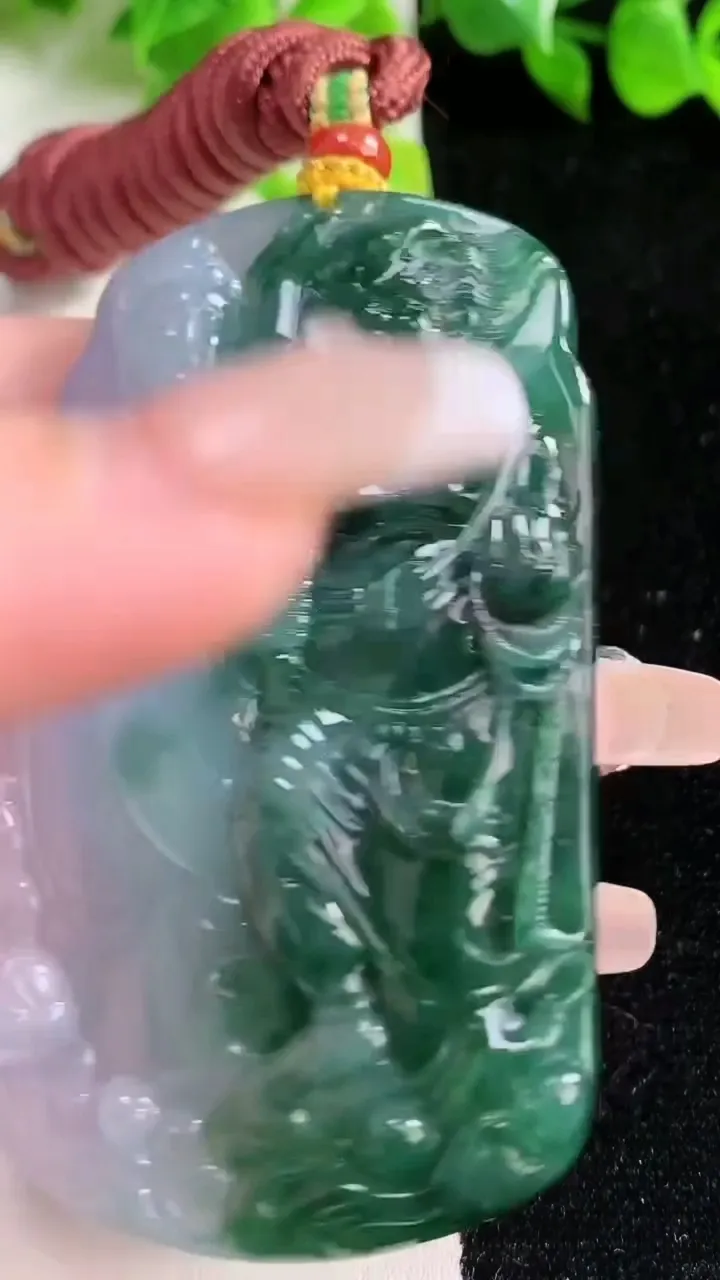 天然A货翡翠不动明王吊坠，尺寸74.8-43.2-10.8，重量:92.50g
1月17日