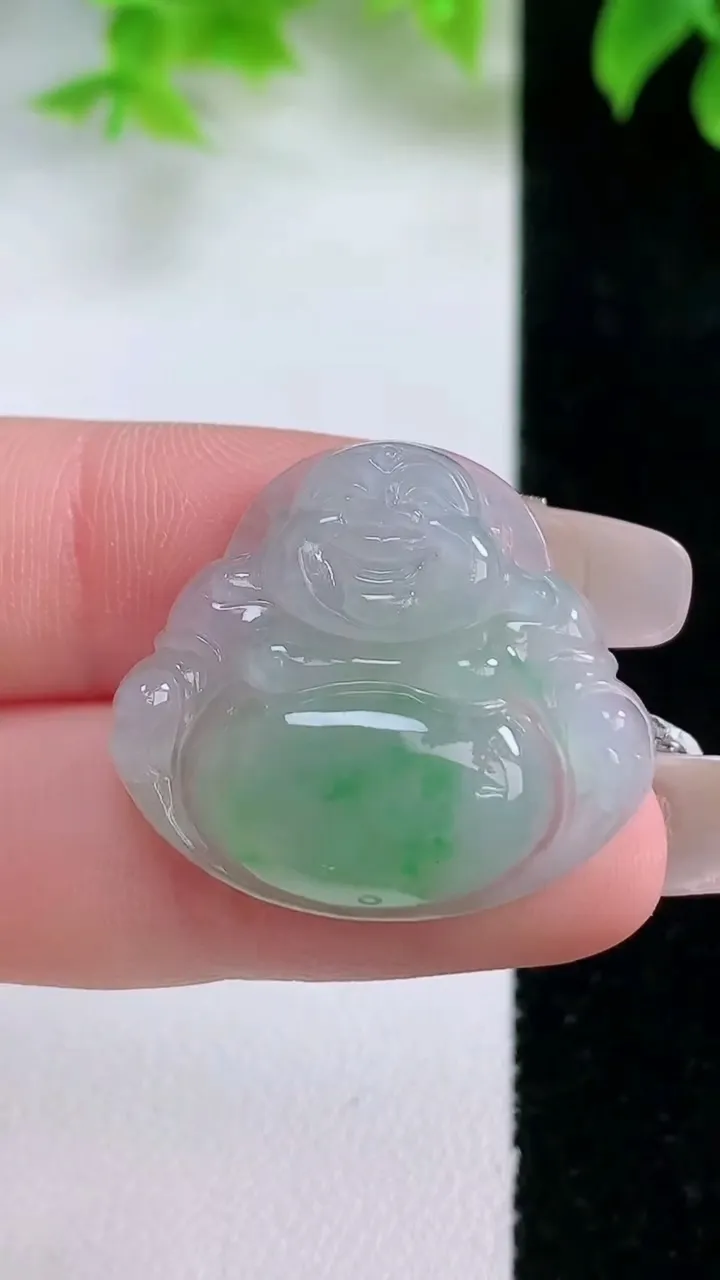 天然A货翡翠佛公吊坠，尺寸24.5-27.6-5.5，重量:5.74g
1月17日