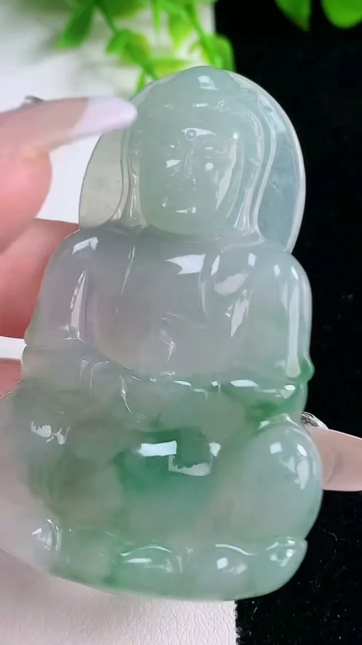 天然A货翡翠种飘花观音菩萨吊坠，尺寸66.3-42.3-5.5，重量:28.23g
1月17日