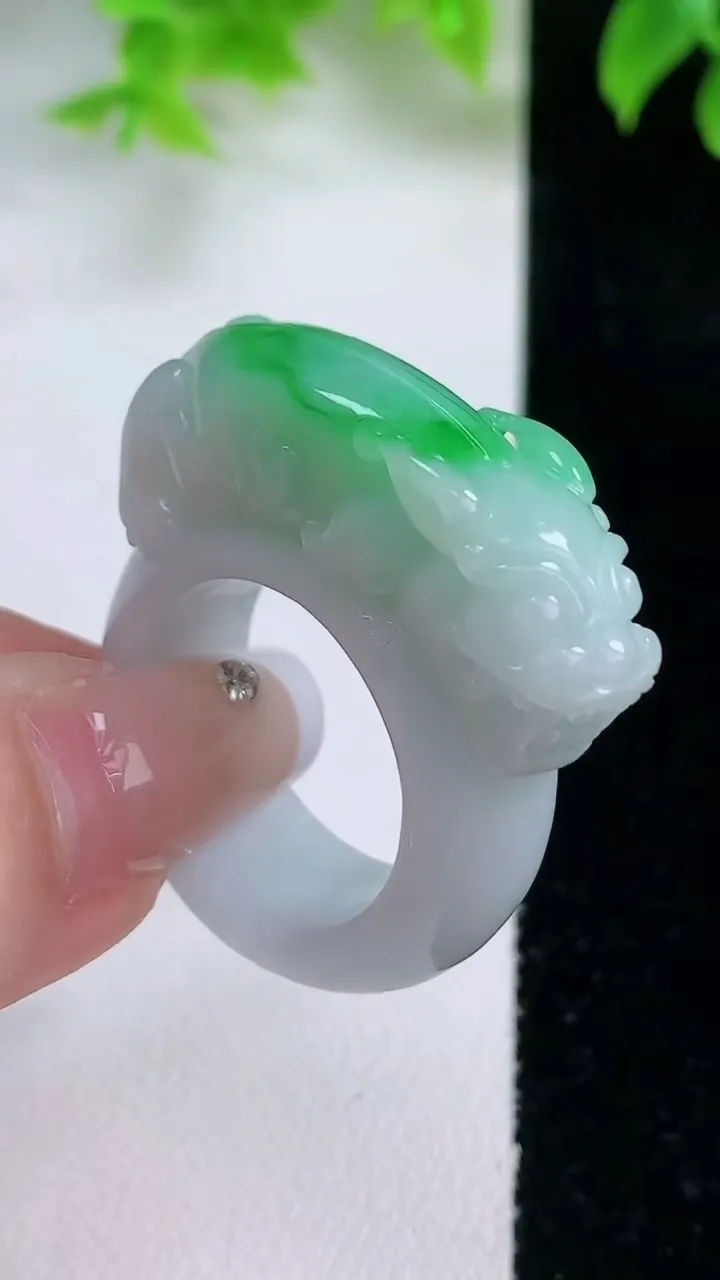 天然A货翡翠貔貅指环扳指，尺寸20-32.4-10-12，重量:19.32g2026年1月17日
工