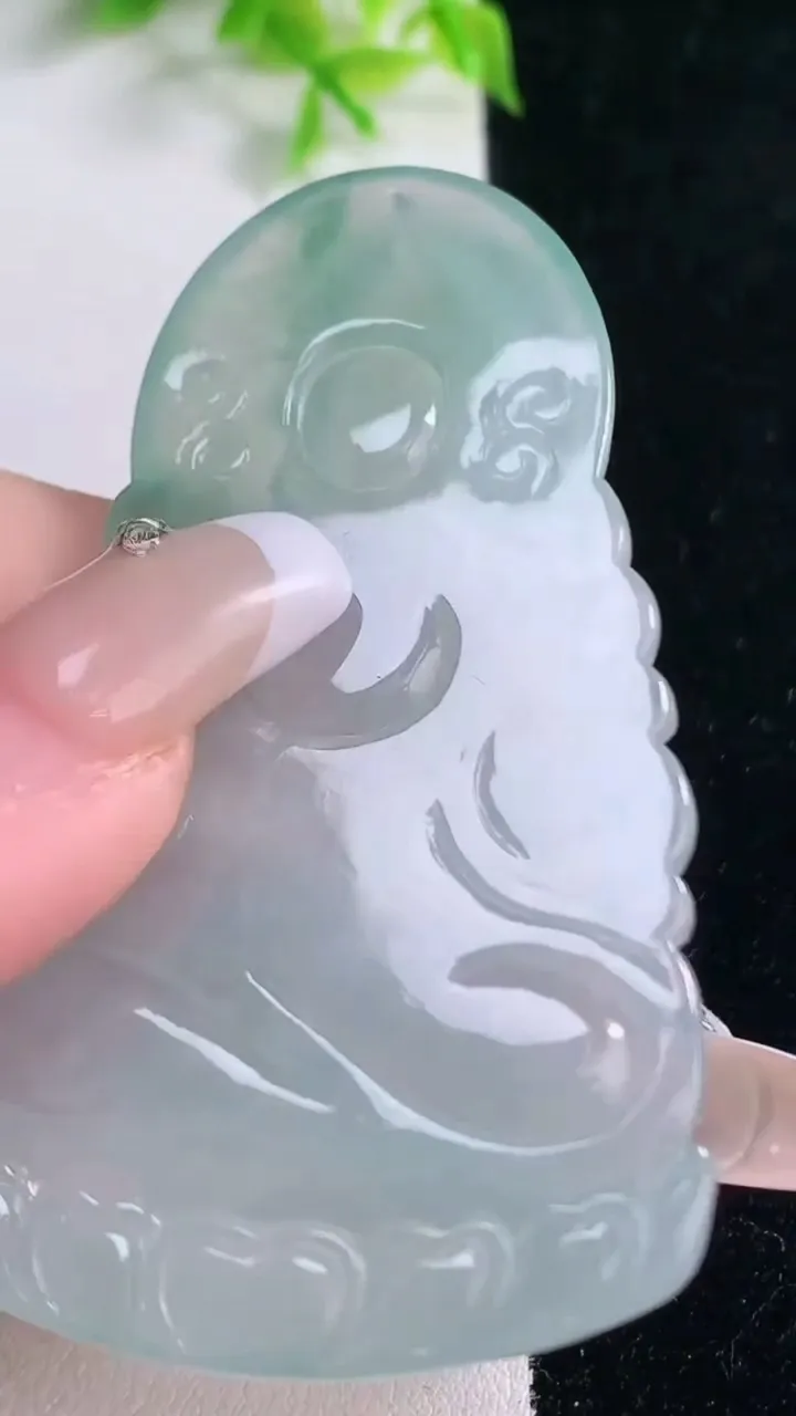 天然A货翡翠种飘花阿弥陀佛吊坠，尺寸67.5-39.5-5.2，重量:29.06g
1月17日