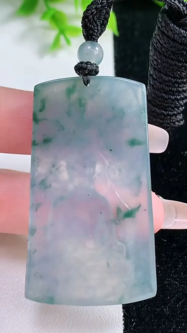 天然A货翡翠种飘花普贤菩萨吊坠，尺寸53.7-30-4.3，重量:23.42g
1月17日