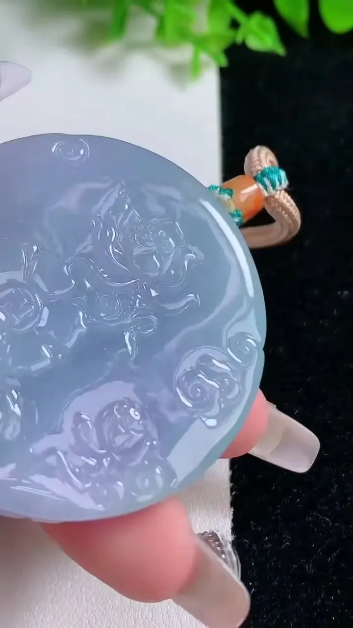 天然A货翡翠紫罗兰阿弥陀佛吊坠，尺寸49-11.2，重量:66.90g
1月17日