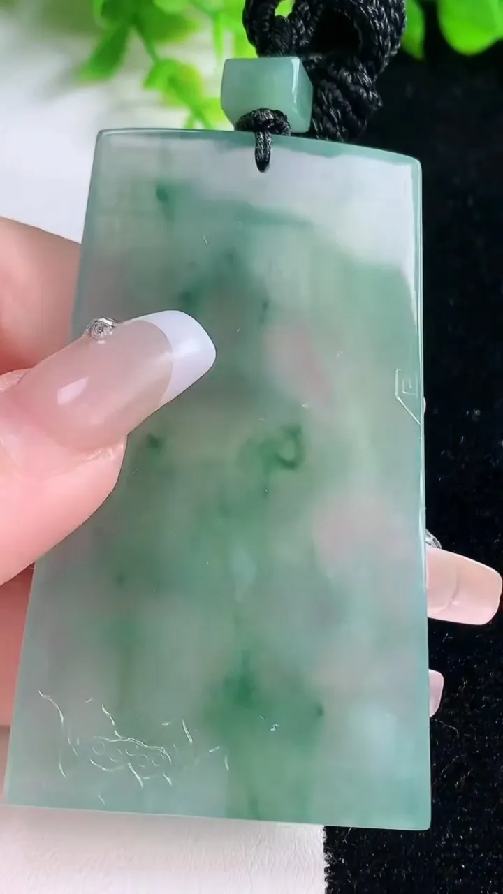 天然A货翡翠种飘花普贤菩萨吊坠，尺寸67.8-39.6-5，重量:42.09g
1月17日