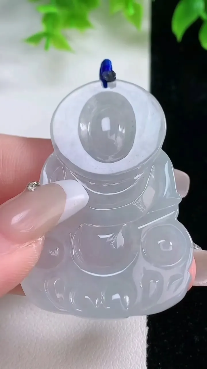 天然A货翡翠观音菩萨吊坠，尺寸52-34.2-6，重量:19.11g
1月17日