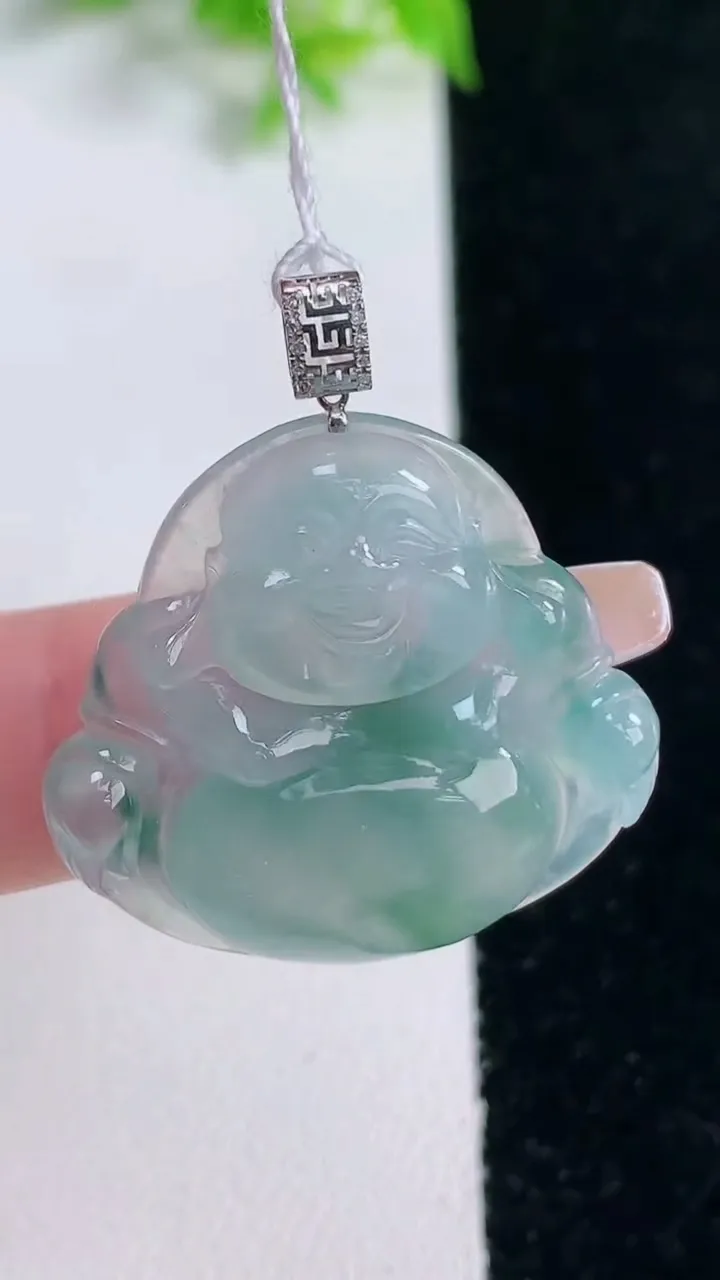 天然A货翡翠种飘花佛公吊坠，尺寸27-29.2-5.7，重量:6.92g
1月17日