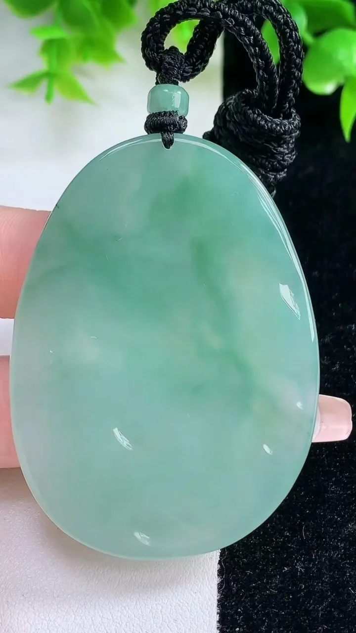 天然A货翡翠文殊菩萨吊坠，尺寸58.4-43.5-5.3，重量:34.42g
1月18日