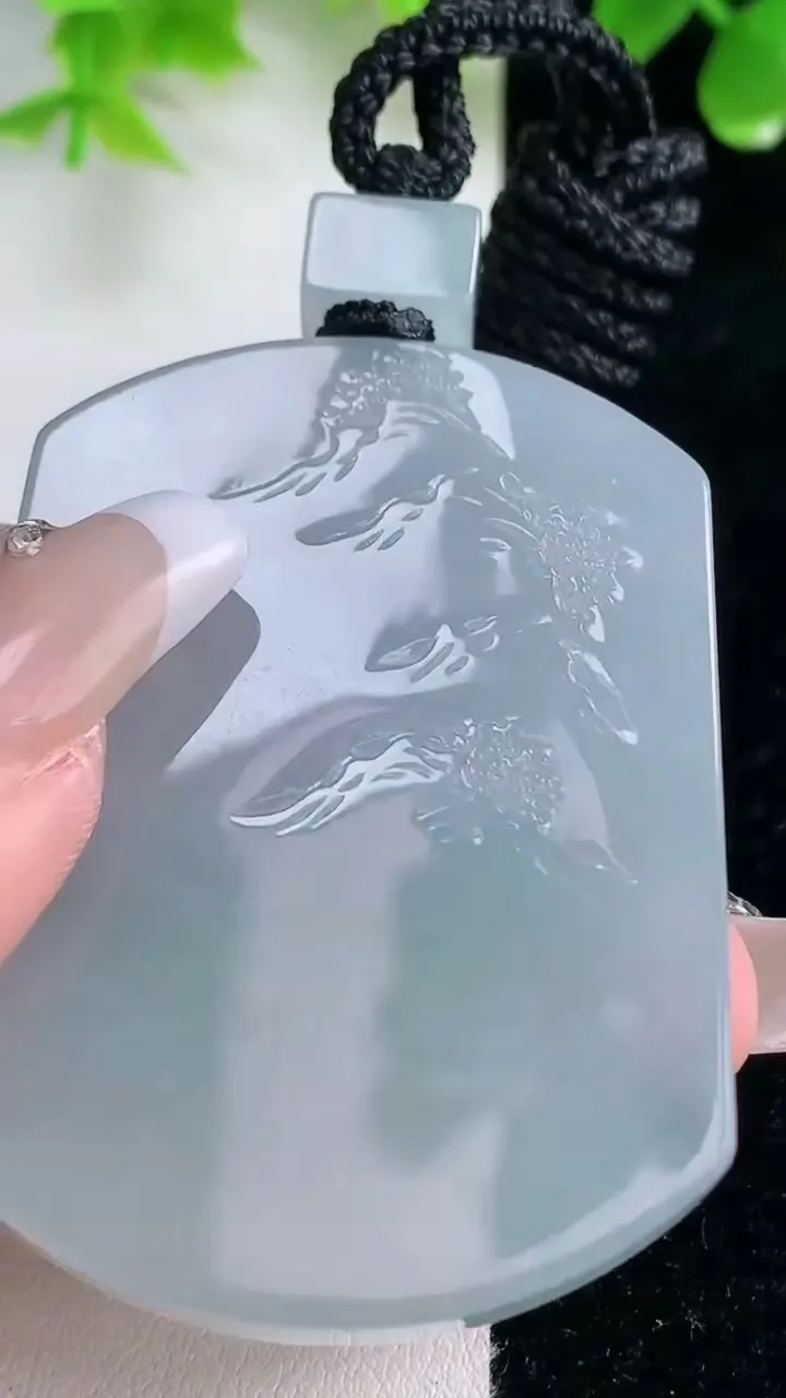 天然A货翡翠山水牌吊坠，尺寸54-40.7-6，重量:45.32g
1月18日