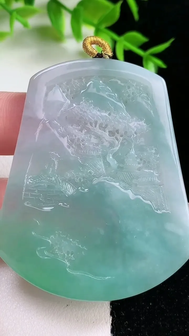 天然A货翡翠无事牌吊坠，尺寸57.2-46.6-4，重:25.82g
1月18日