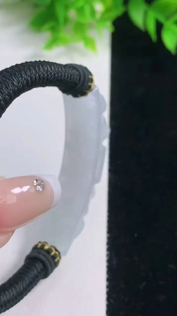 天然A货翡翠貔貅手牌，尺寸57.6-12-11.5，重量:30.99g
1月18日