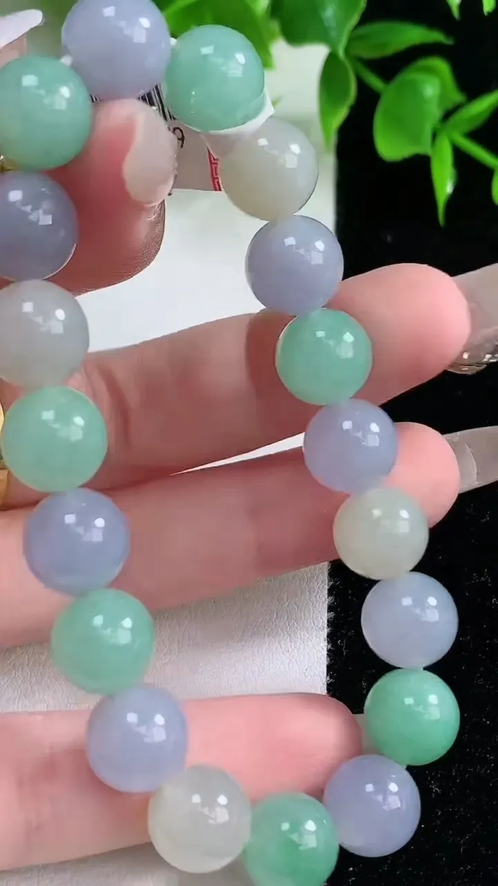 天然A货翡翠三彩圆珠手串，尺寸10-19颗，重量:33.30g1月18日
工厂直销收藏佳品,种好水足