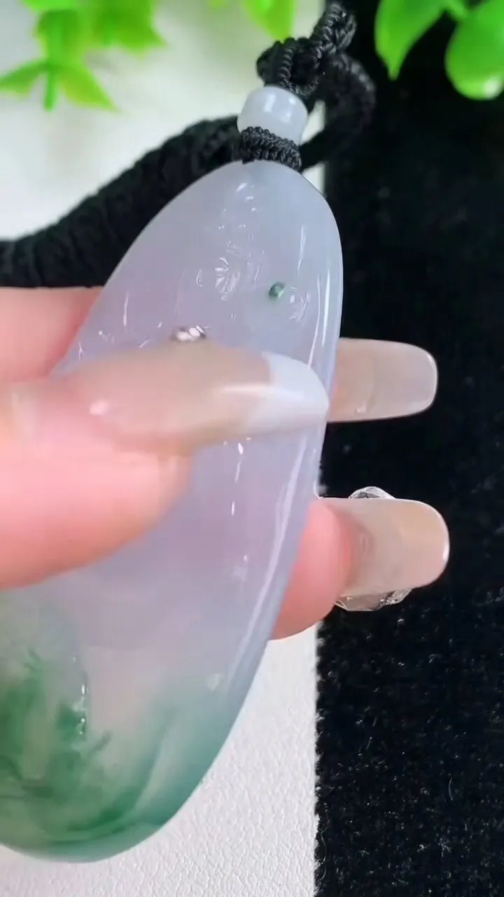 天然A货翡翠普贤菩萨吊坠，尺寸59.7-30.6-5，重量:24.09g
1月18日