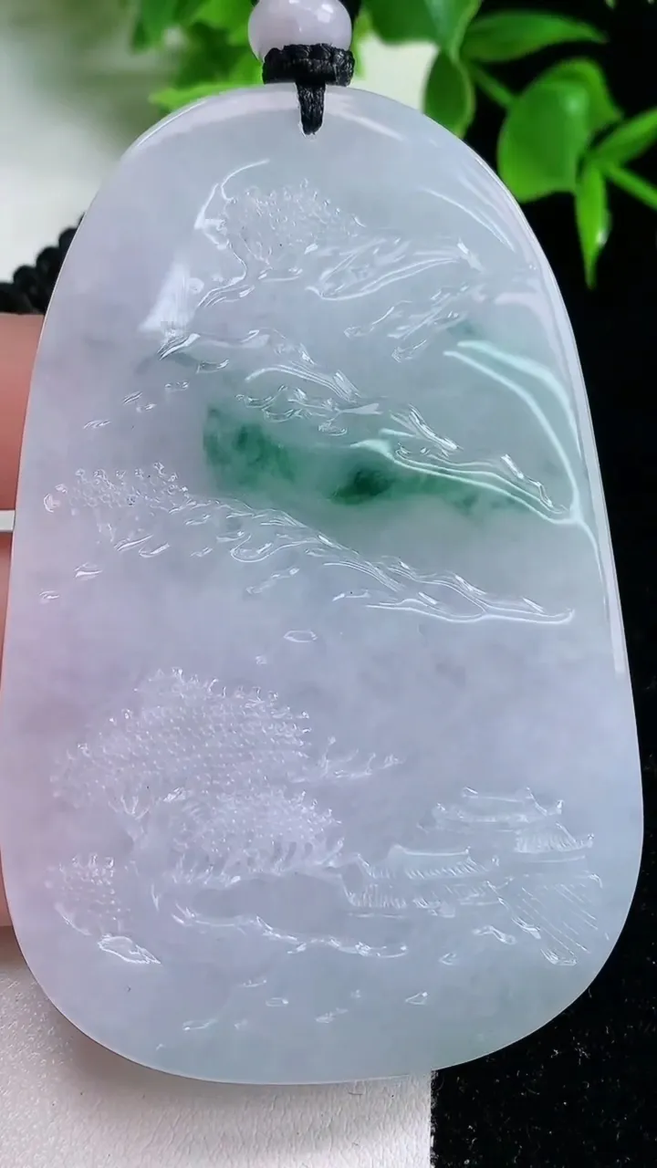 天然A货翡翠种飘花生肖虎吊坠，尺寸74.8-48.7-9.7，重量:86.00g
1月18日