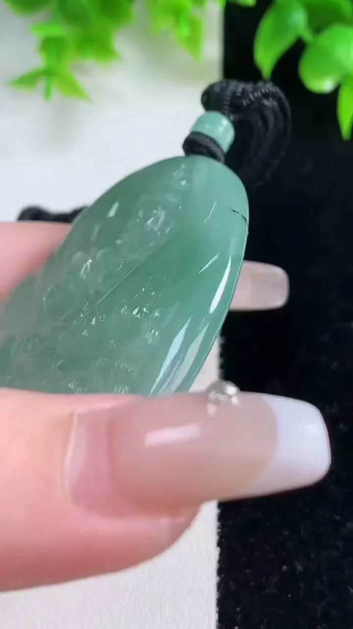 天然A货翡翠文殊菩萨吊坠，尺寸58.4-43.5-5.3，重量:34.42g
1月18日