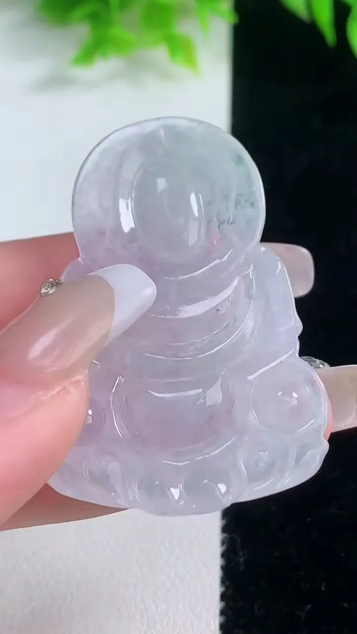 天然A货翡翠冰种紫罗兰观音菩萨吊坠，尺寸46.2-32-5.9，重量:13.58g
1月18日