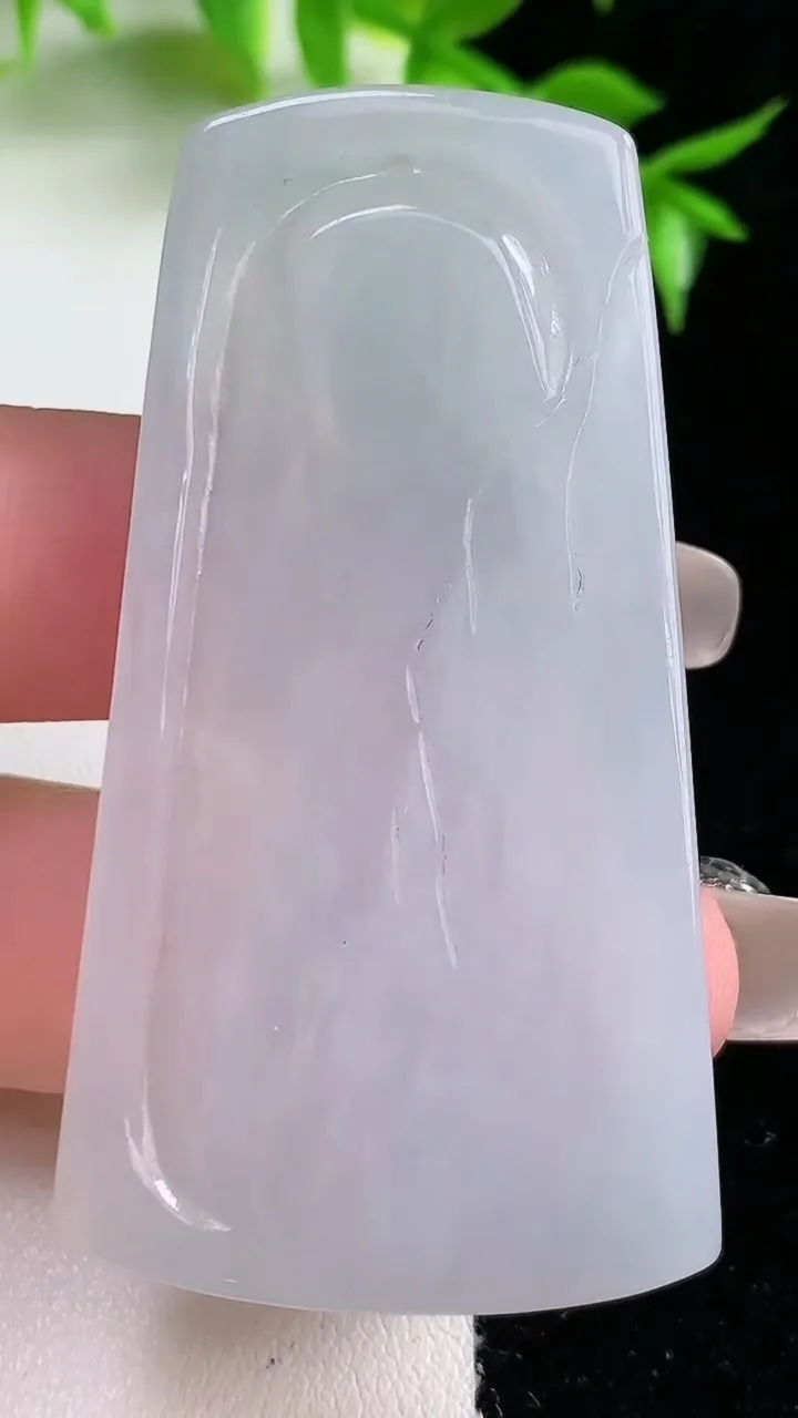 天然A货翡翠观音菩萨吊坠，尺寸57.8-31-7，重:25.57g
1月18日