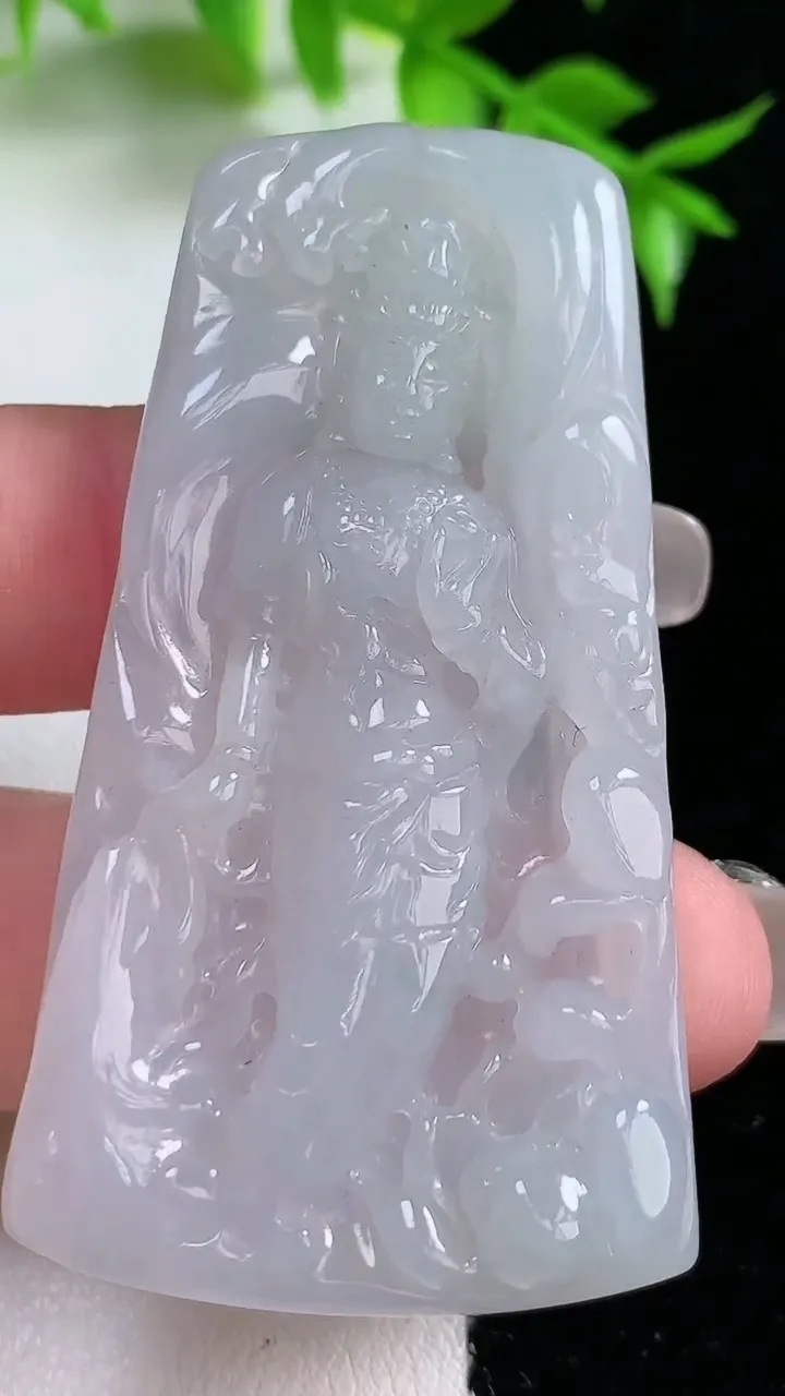 天然A货翡翠观音菩萨吊坠，尺寸57.8-31-7，重:25.57g
1月18日