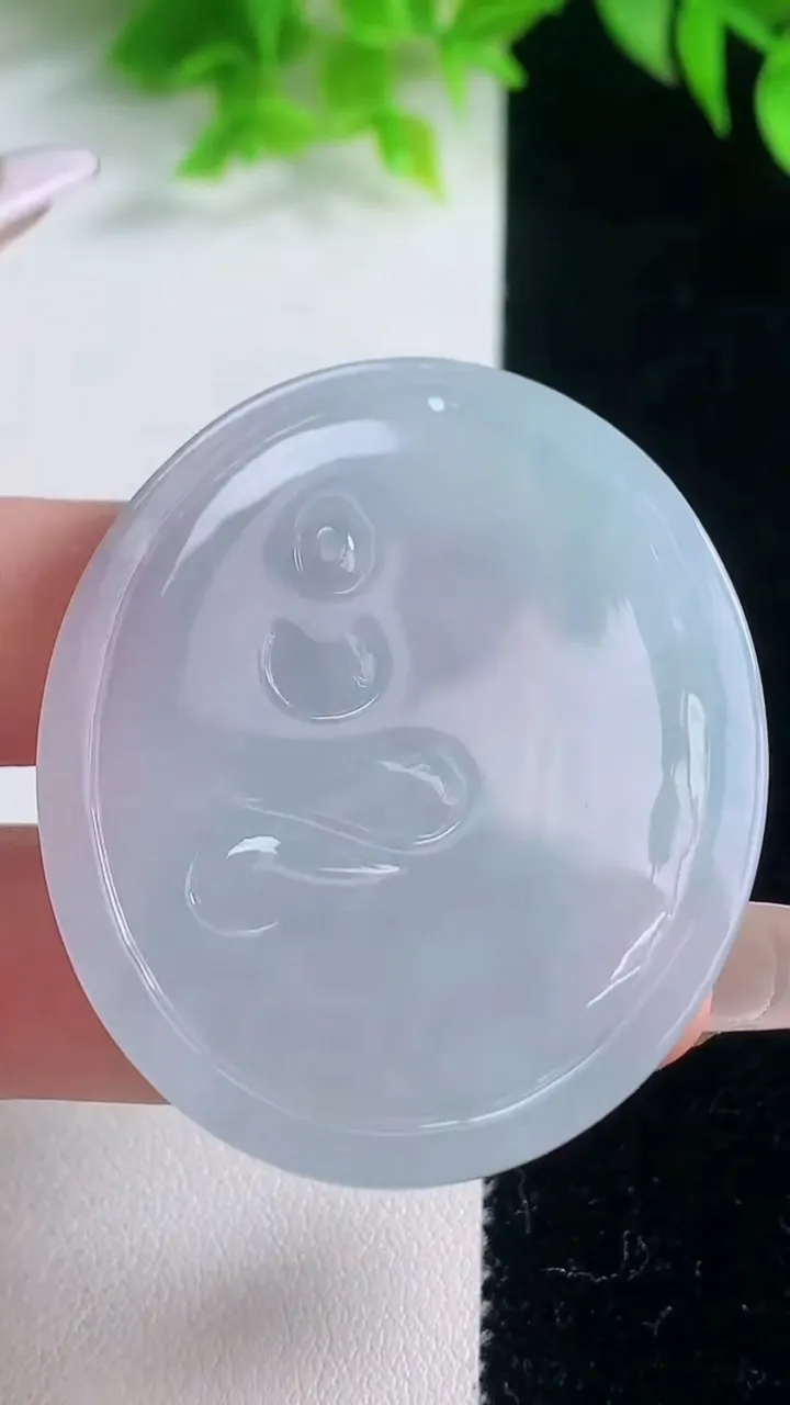 天然A货翡翠文殊菩萨吊坠，尺寸47.5-40.6-5，重量:20.27g
1月18日