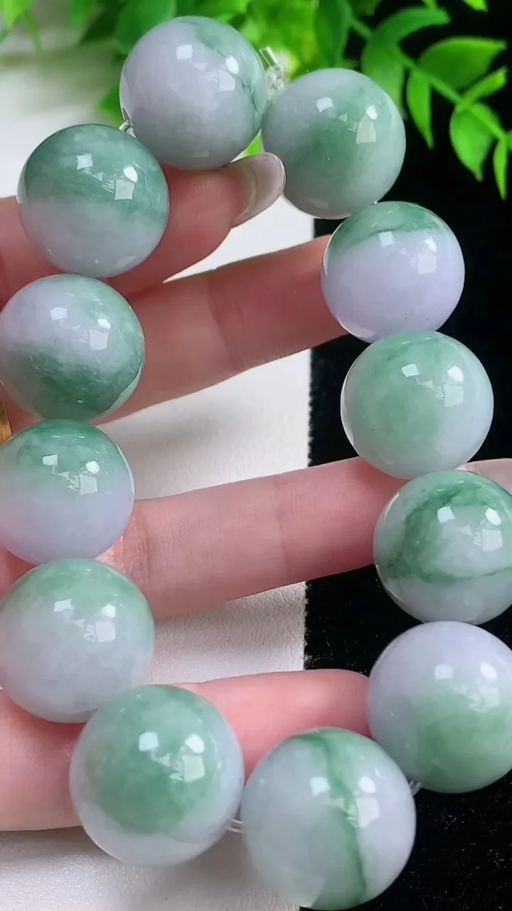天然A货翡翠圆珠手串，尺寸18.2-12颗，重量:116.01g1月18日
工厂直销收藏佳品,种好水