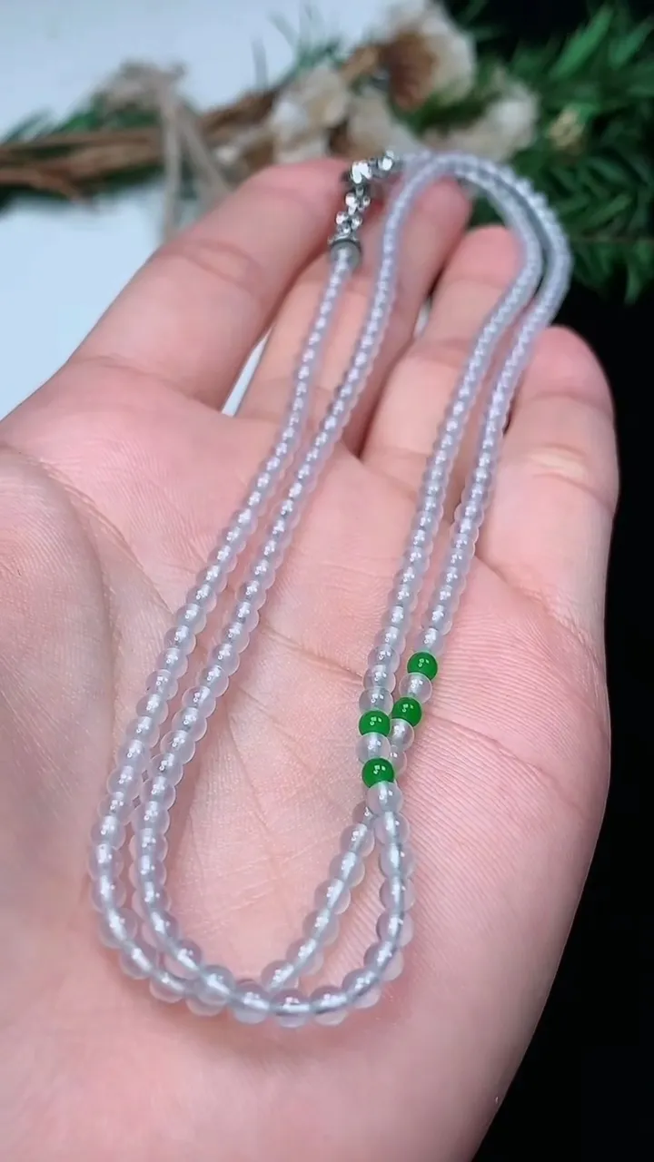 天然A货翡翠白冰小米珠项链，尺寸2.9-202颗，重量:10.76g
1月18日